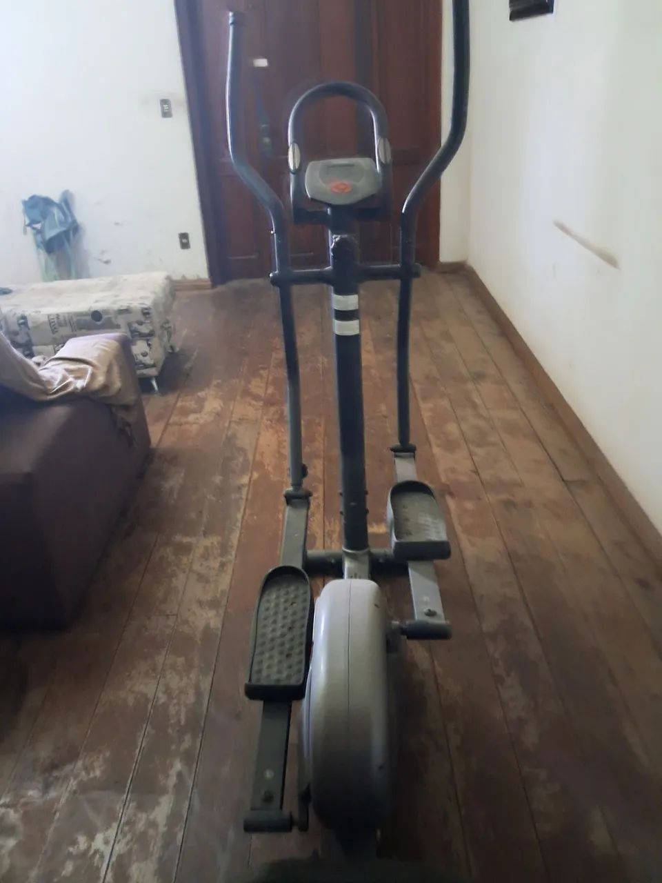 Aparelho ginástica Elíptico. 