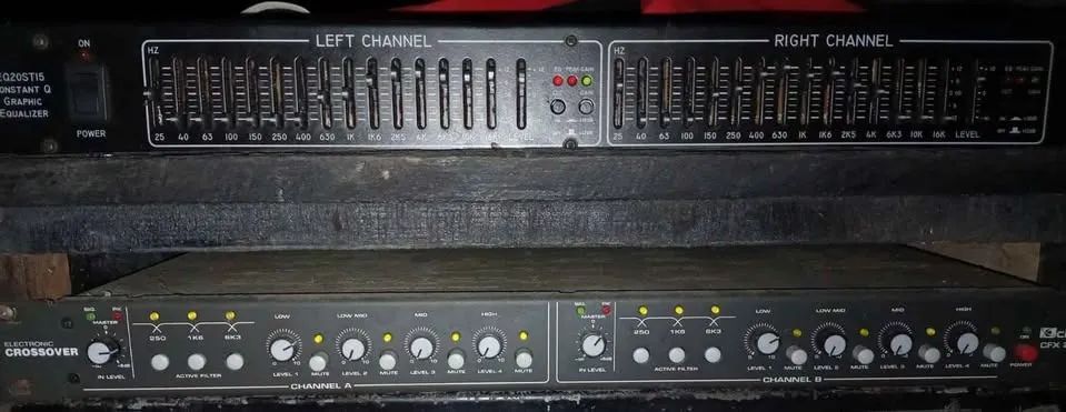 Equalizador e crossover ( TÁ DISPONÍVEL LEIA ANTES DE CHAMAR)