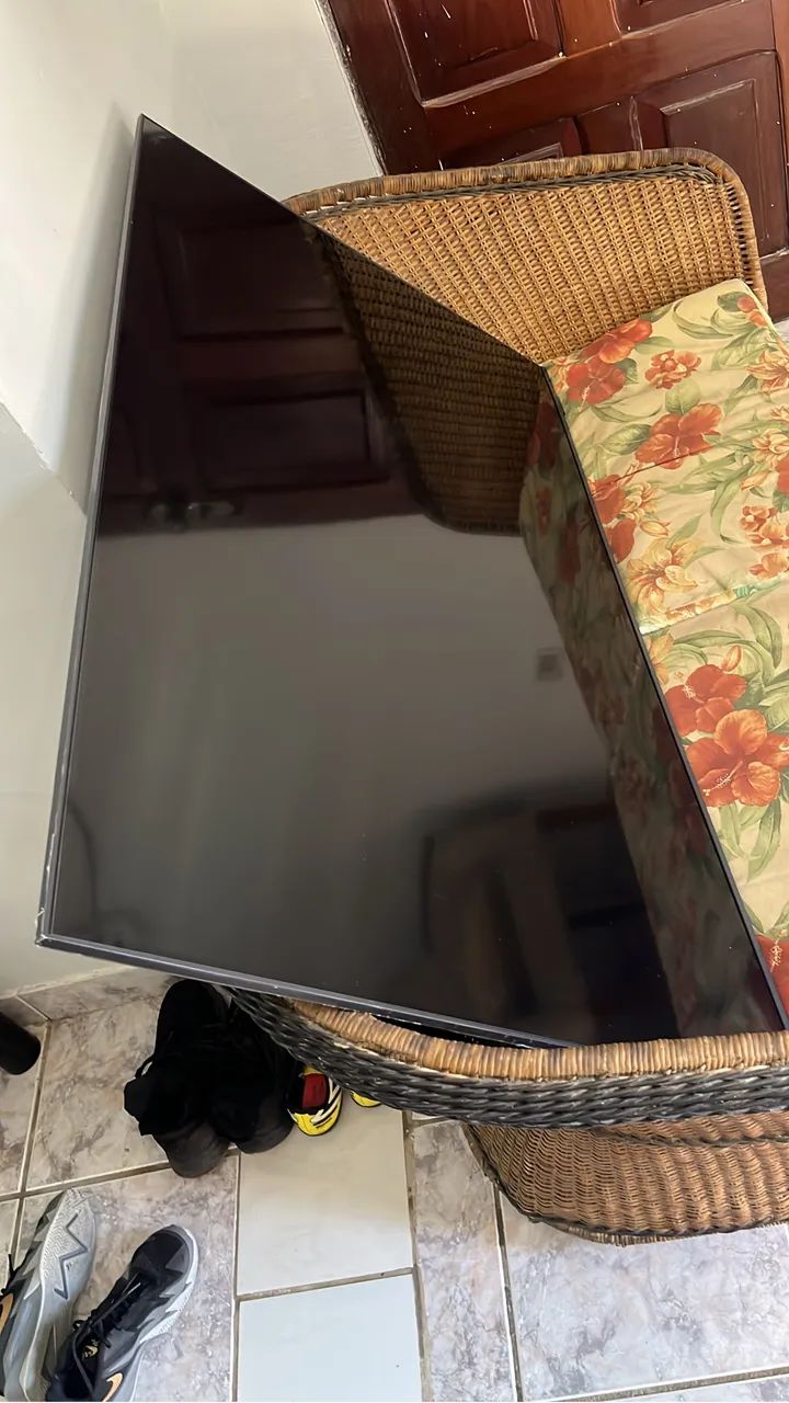 Tv 55 , quebrada pra retirada de peças  - Foto 3