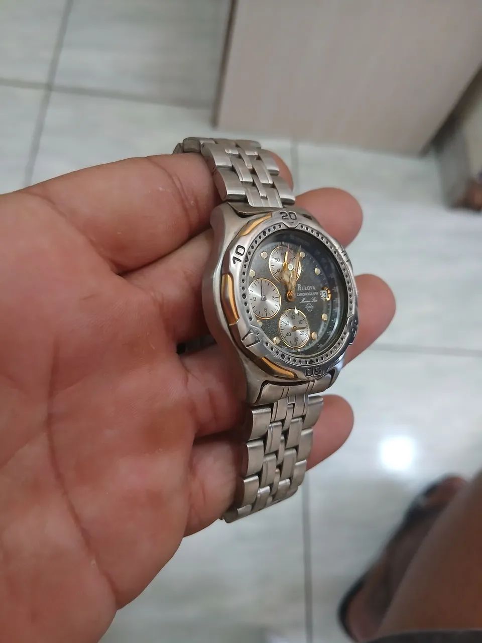 Relógio  bulova titânio top - Foto 2