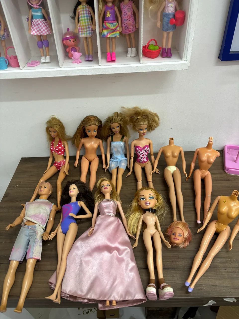 Lote sucatas barbie, Suzi e bratz