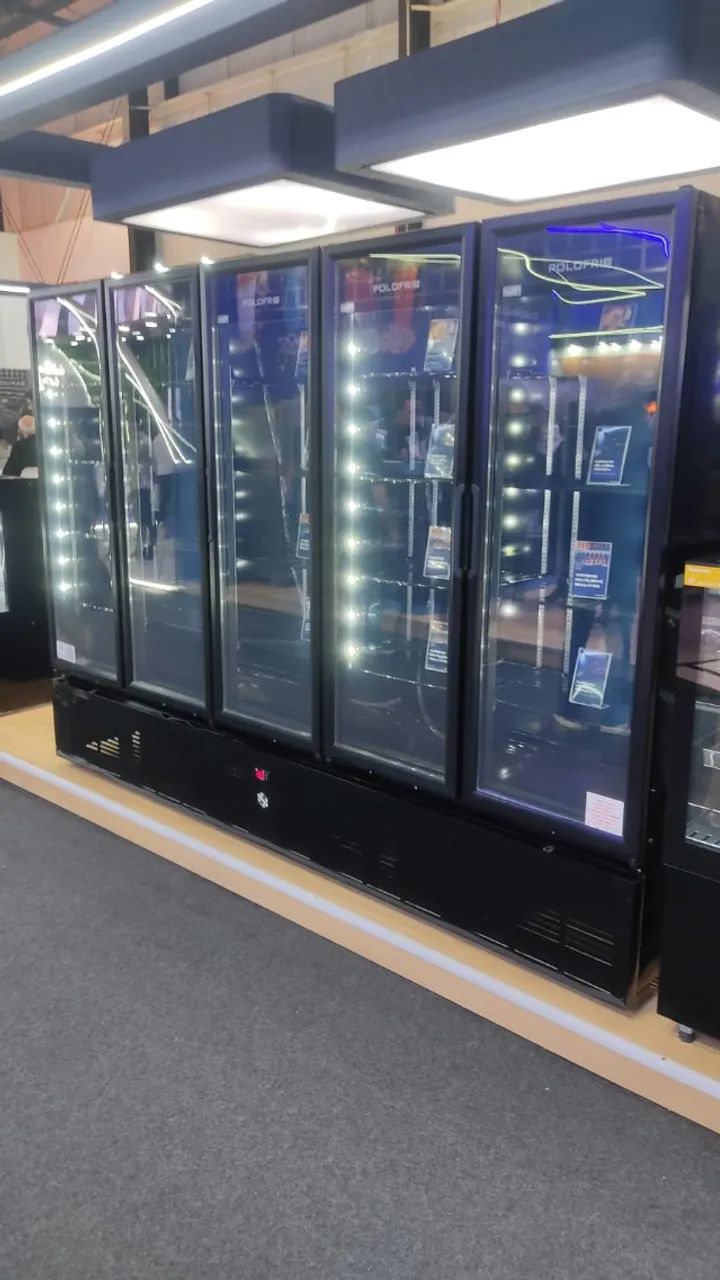 Geladeira auto atendimento 5 portas Fullblack 