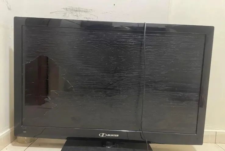 Vendo TV 43 polegadas