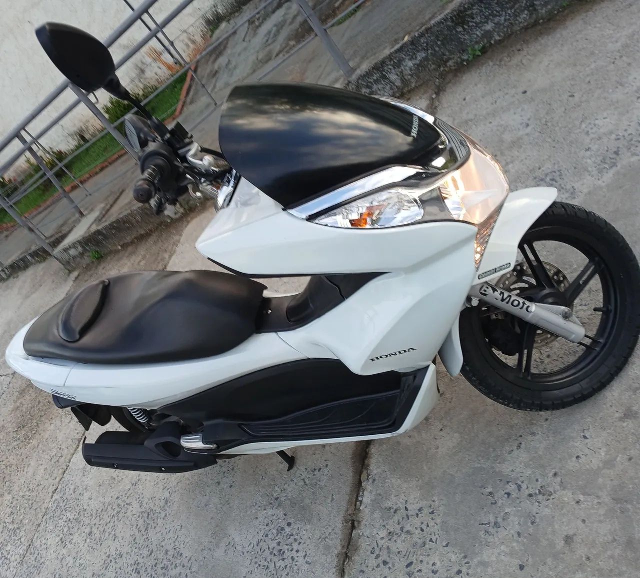 Honda 150/dlx 2015 - 1467339266 | OLX