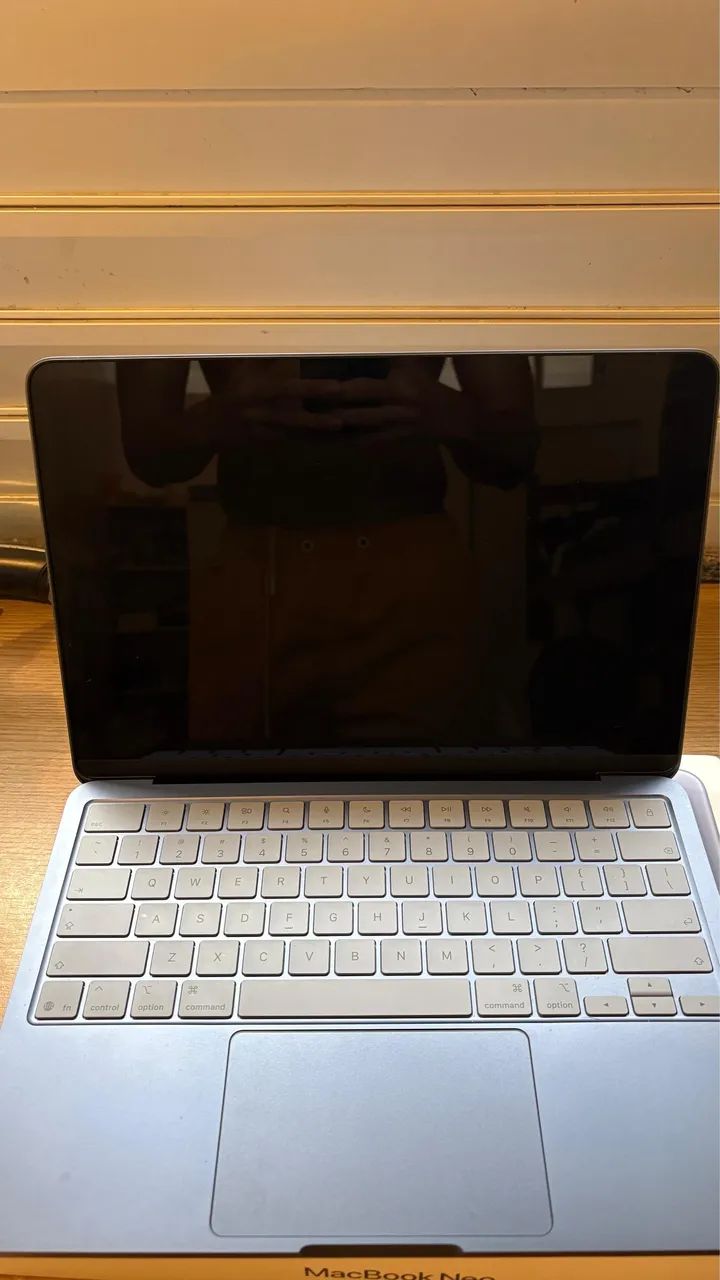 Vendo Mac Book Neo - 256GB - Foto 2