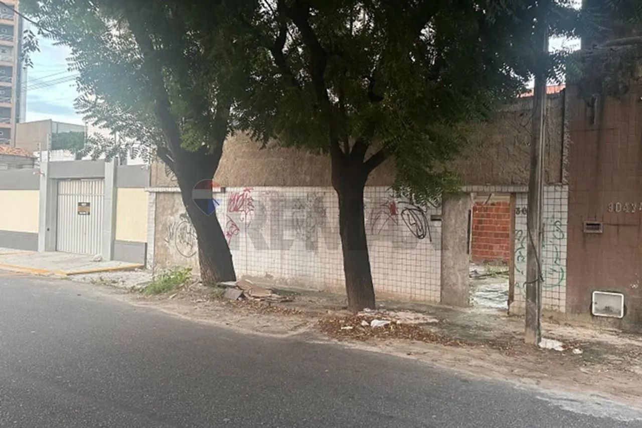 Terreno Comercial: Oportunidade no Dionísio Torres