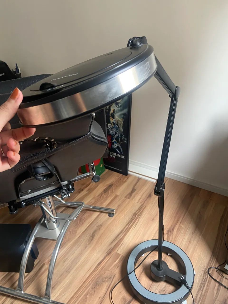 Lupa led tatuador com pedestal