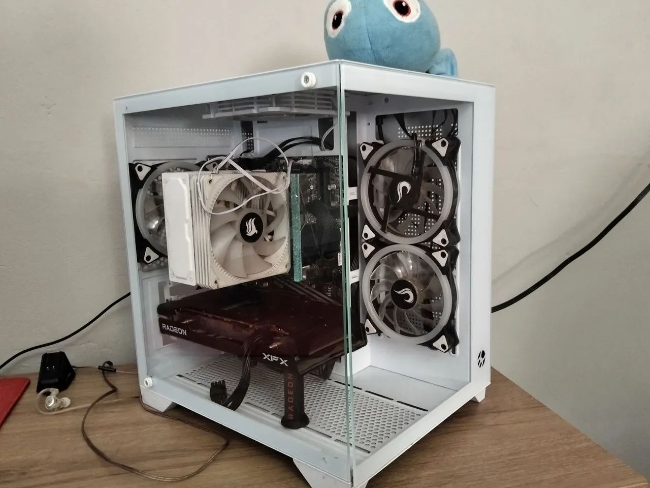 Gabinete branco de vidro