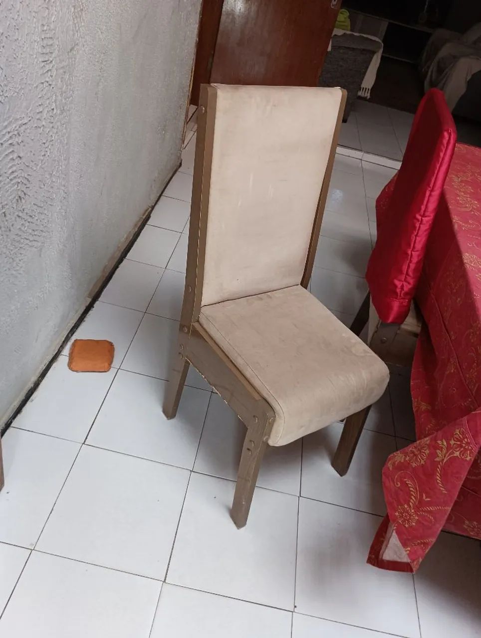 Conjunto de cadeira e mesa de vidro