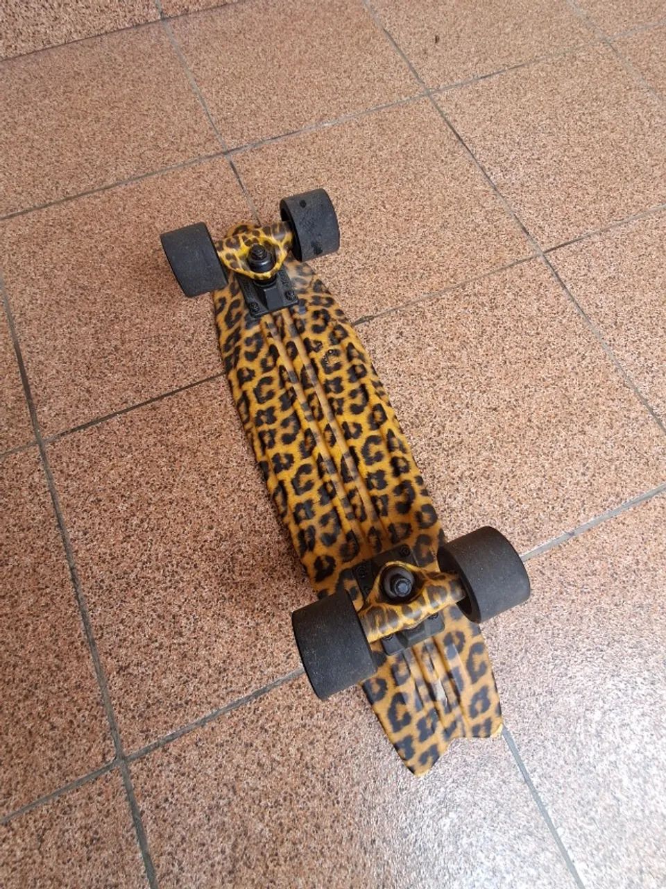 Skate completo Globe Bantam Graphic ST Leopard 23 pol x 6 pol - Foto 5
