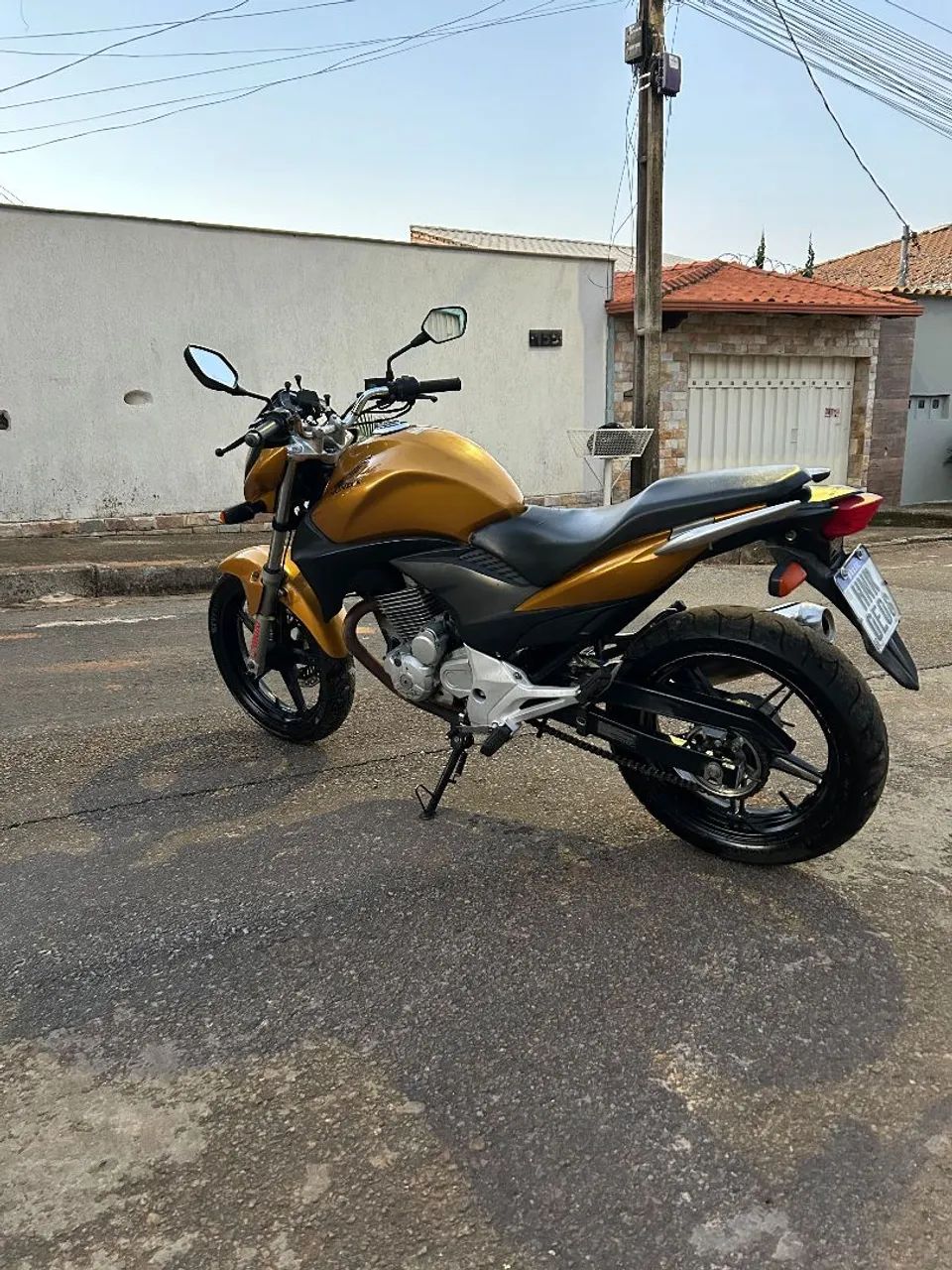 CB 300 EM ÓTIMO ESTADO 