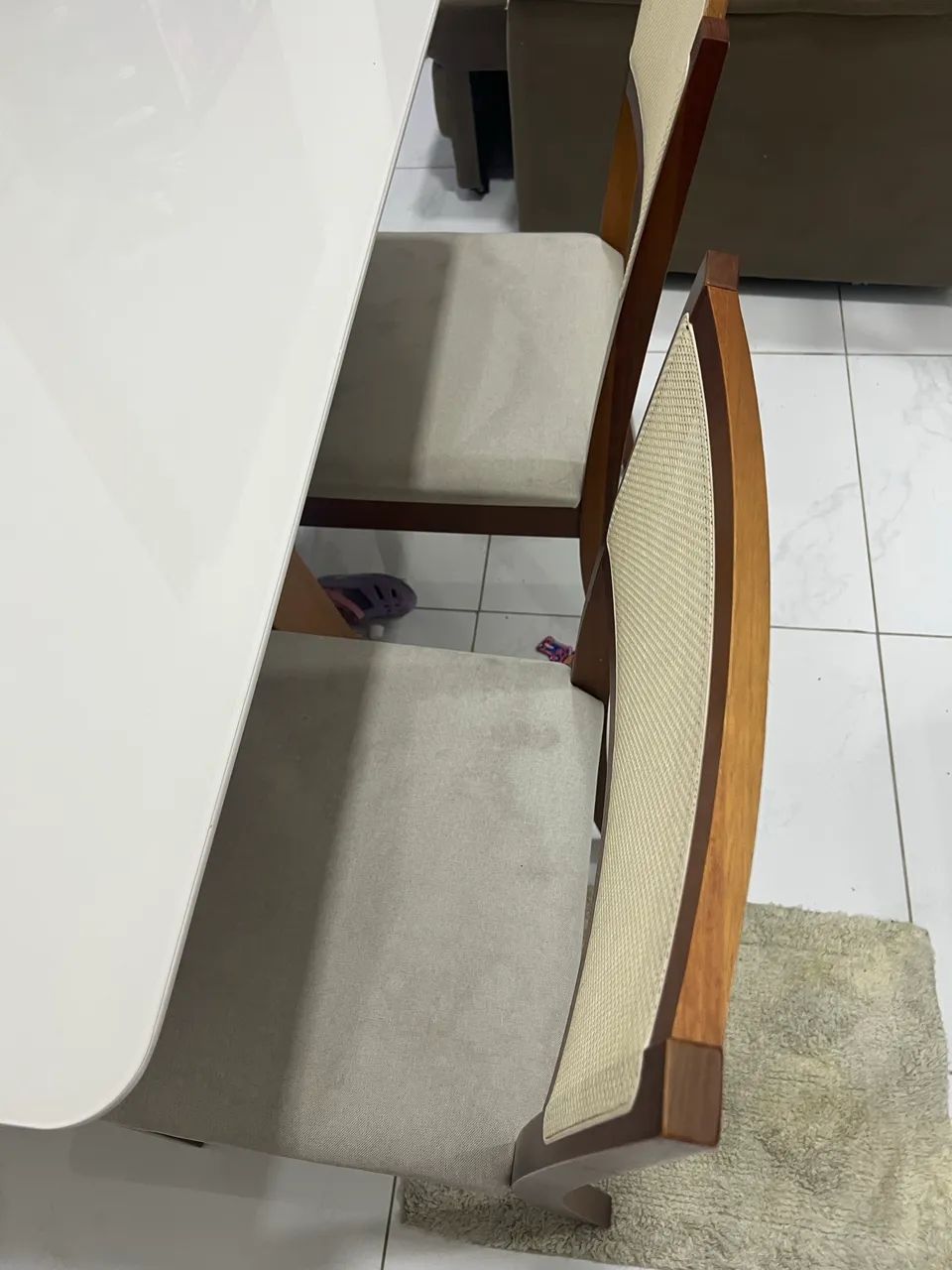 Conjunto de mesa de jantar com 4 cadeiras - R$ 2.800 - Foto 5