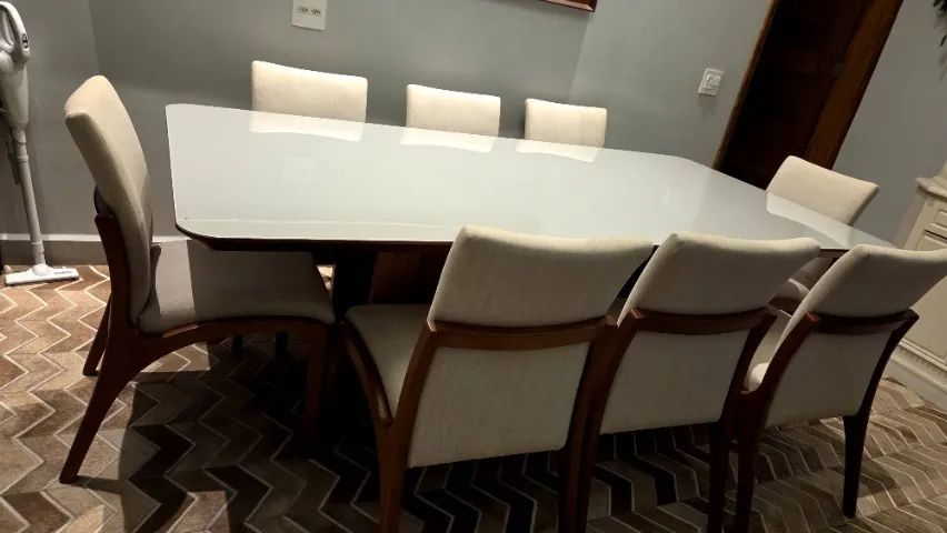 Linda mesa de jantar 8 lugares, semi nova impecável  - Foto 2