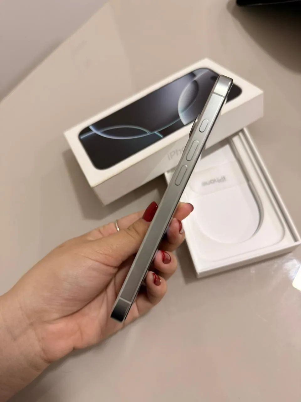Iphone 16 pro  - Foto 4
