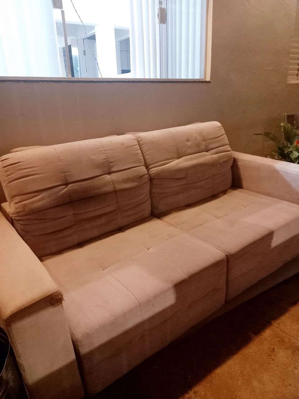 Vendo um sofá bonito e moderno em bom estado  - Foto 4