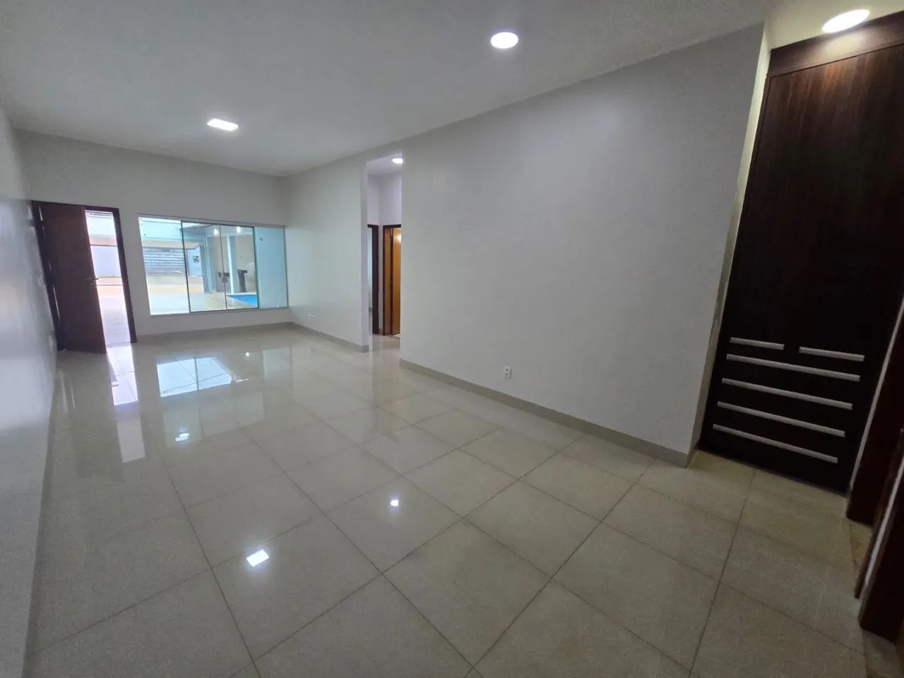 Casa com 3 quartos, sendo uma suíte no Plano Diretor Sul. REF: 57 - Foto 2