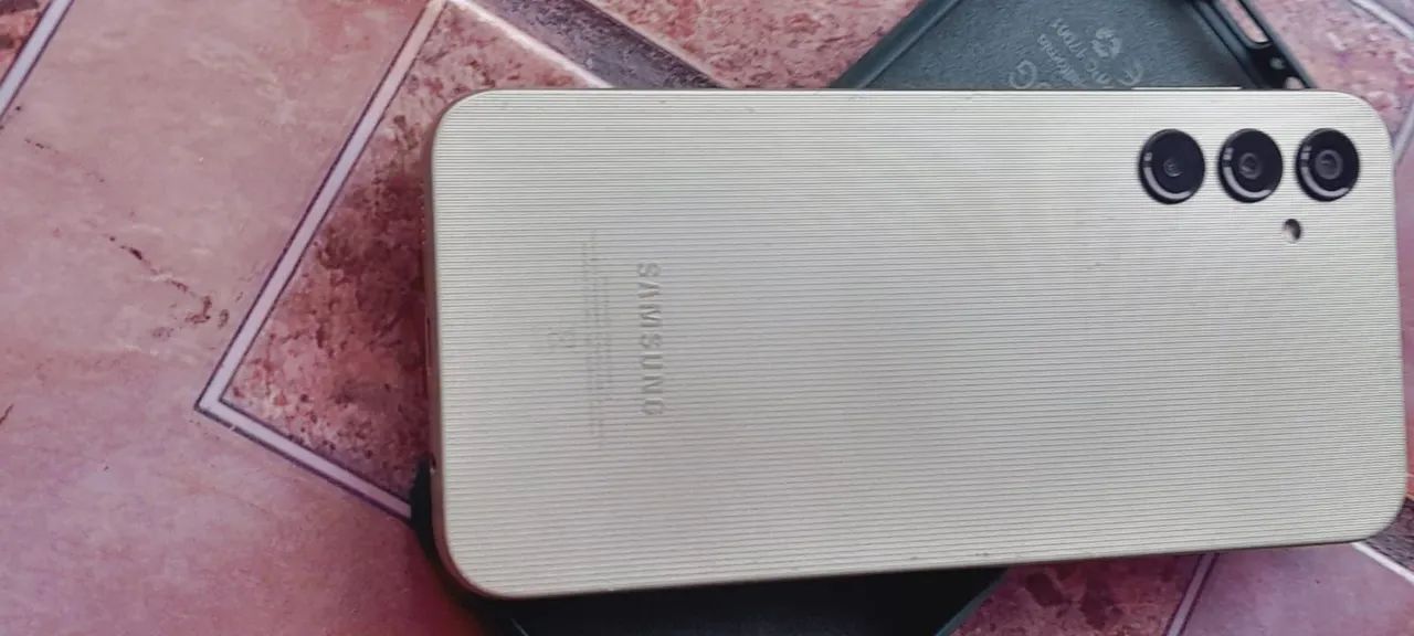 Verde-se um celular Samsung A14