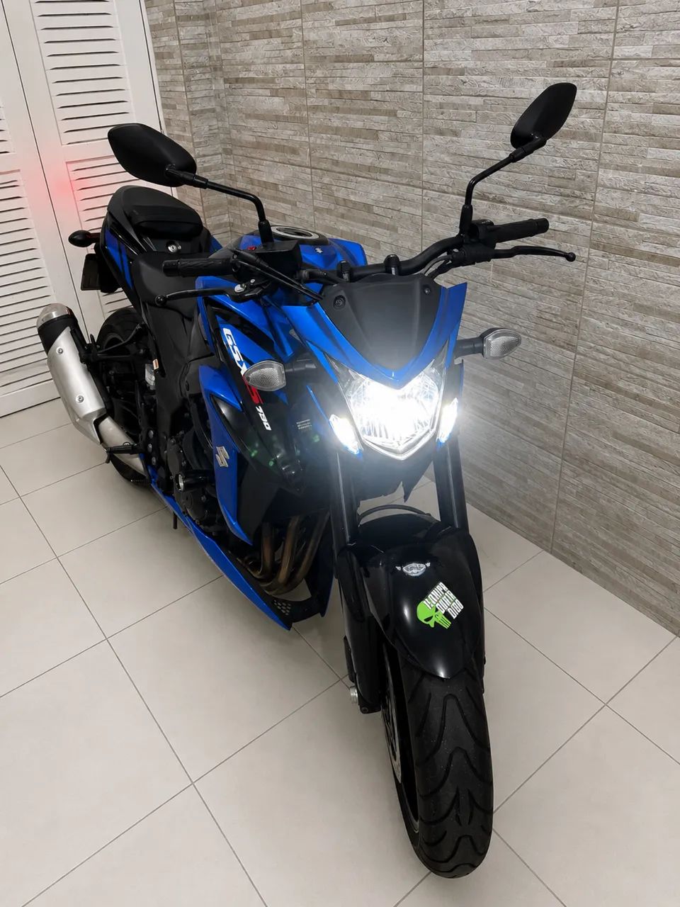 Vendo SUZUKI GSX-S 750