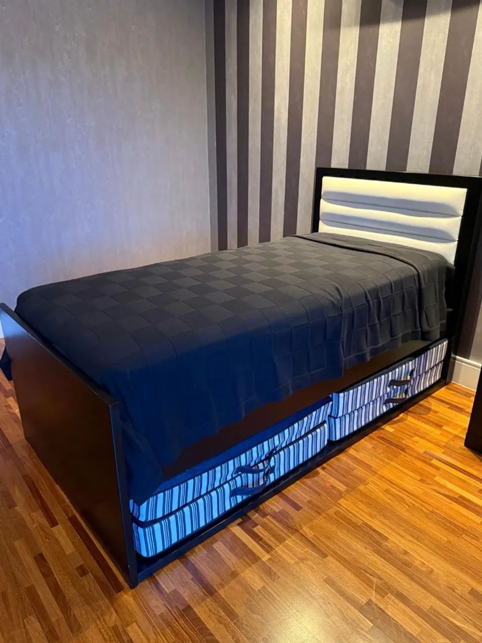 Cama de solteiro 