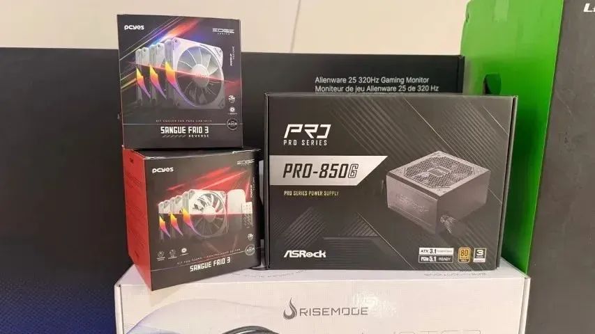 PC Gamer Ryzen 7 9800X3D + RTX 5080 + Monitor Alienware 320Hz + Volante G29 e pedal - Foto 3