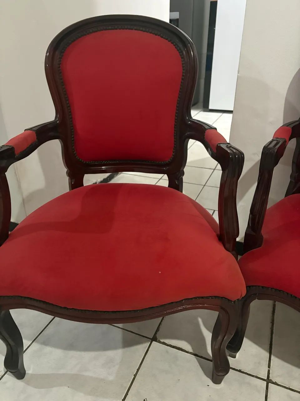 Vendo conjunto de sala clássico, composto por 3 peças. - Foto 2
