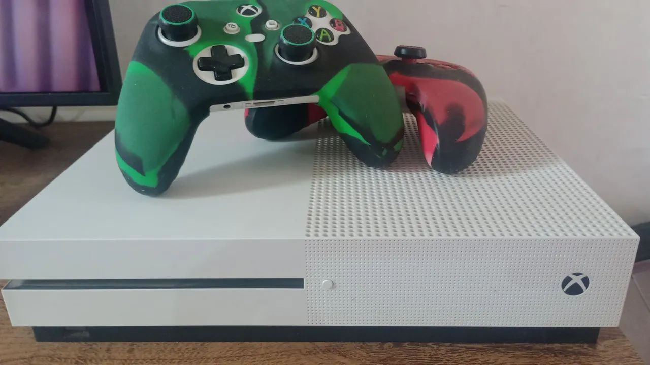 Vendo Xbox One S 1T 