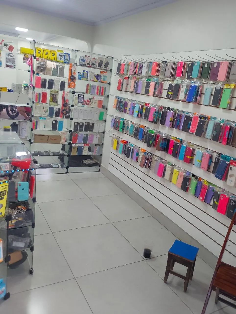 Vendo ou troca loja de acessórios e assistência técnica em celulares 