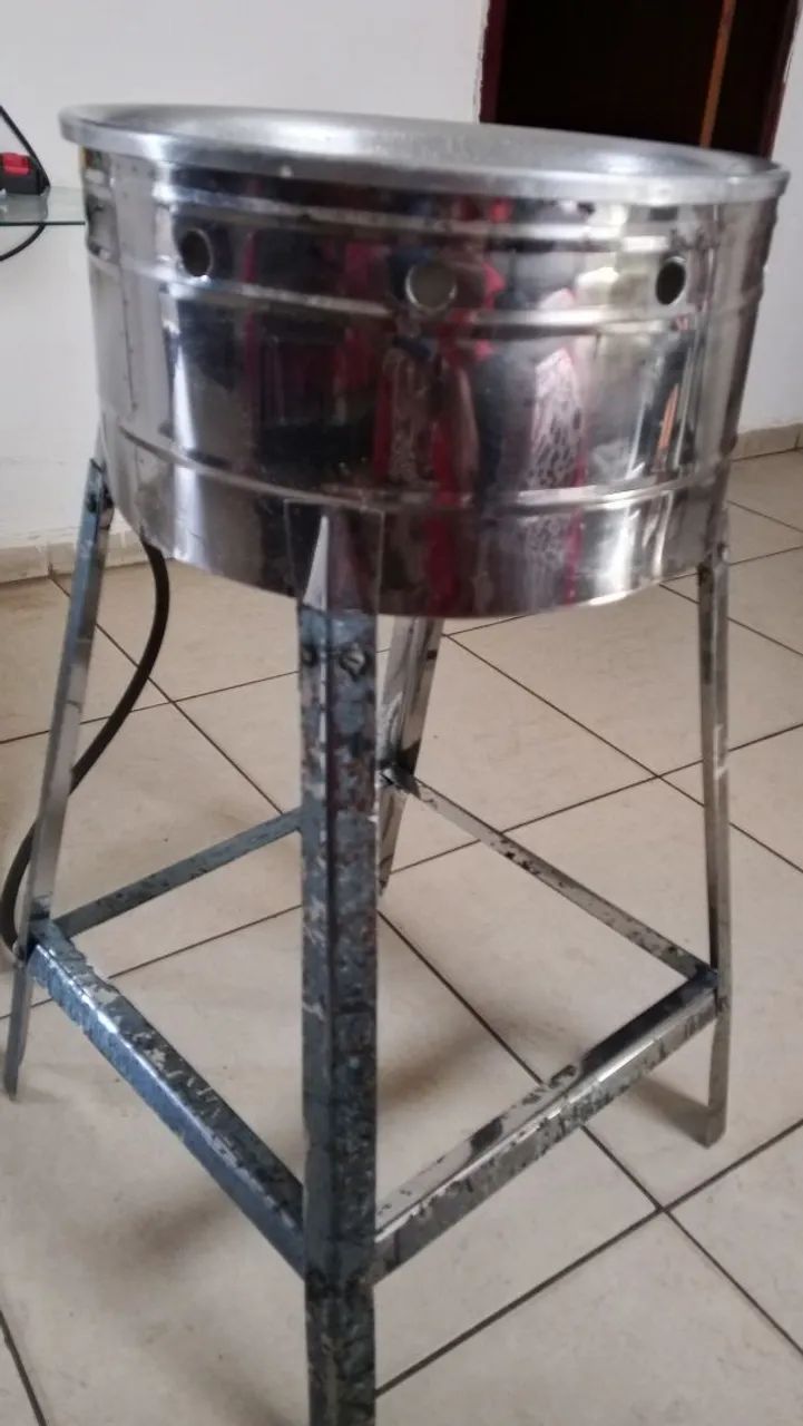 Fritadeira a gás semi nova