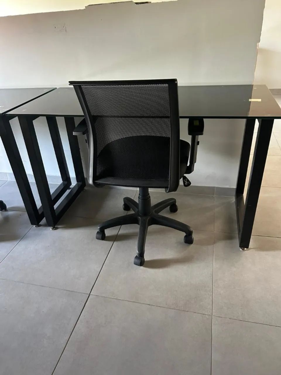 Mesa Executiva 1,50m em Vidro Temperado 10mm e Aço - Foto 3