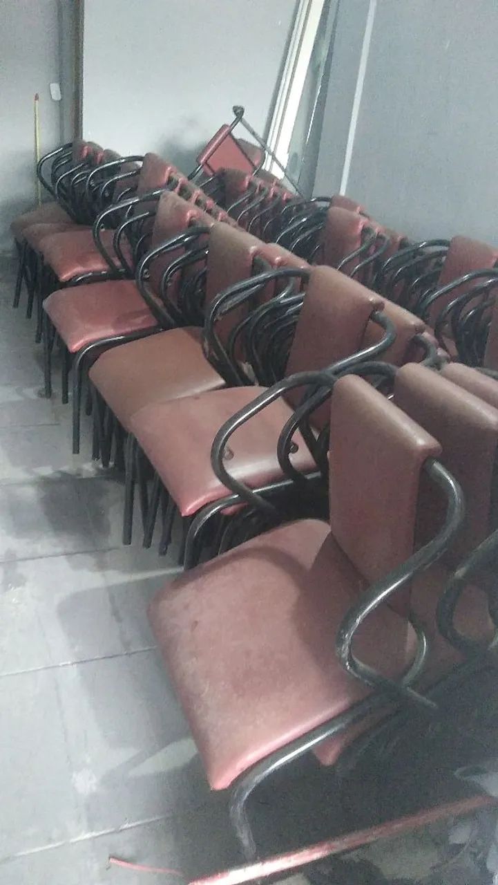 Cadeira estofada auditório 