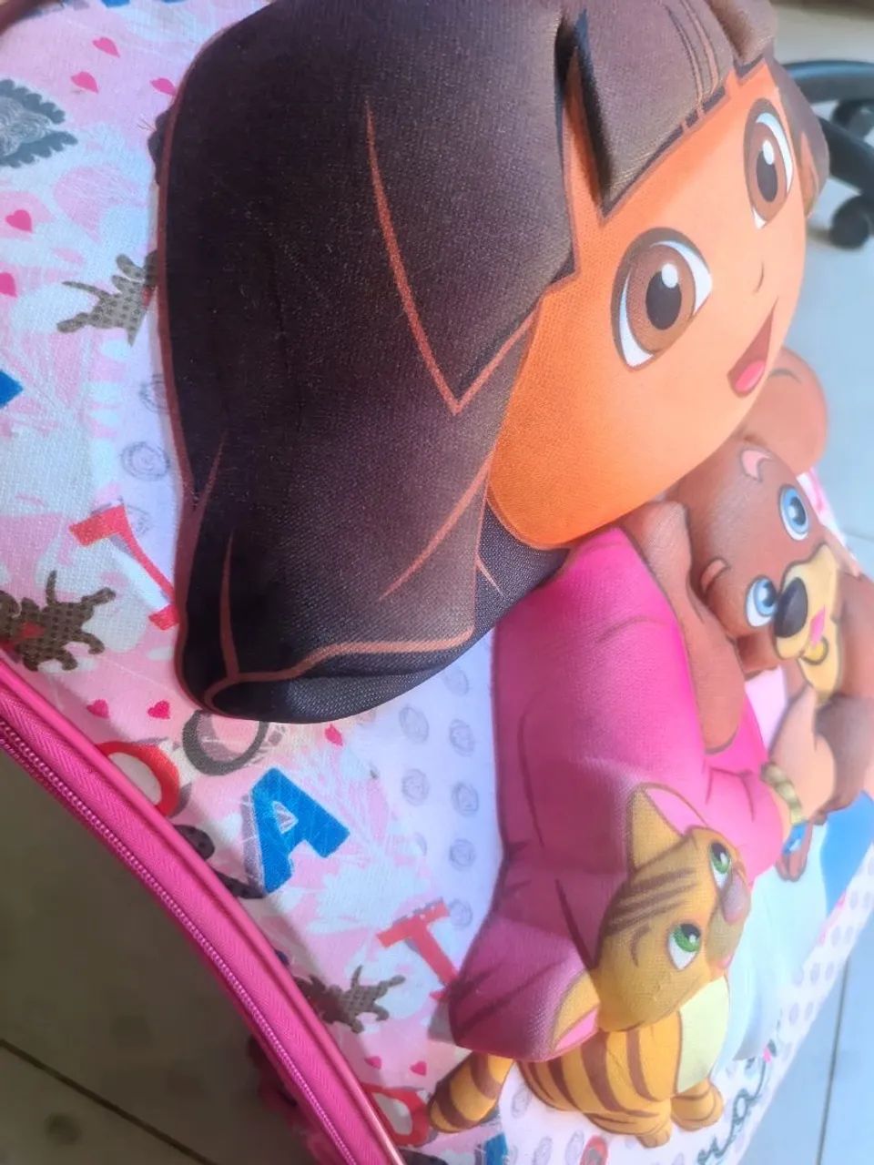 Mochila Dora aventureira com rodinhas  - Foto 2