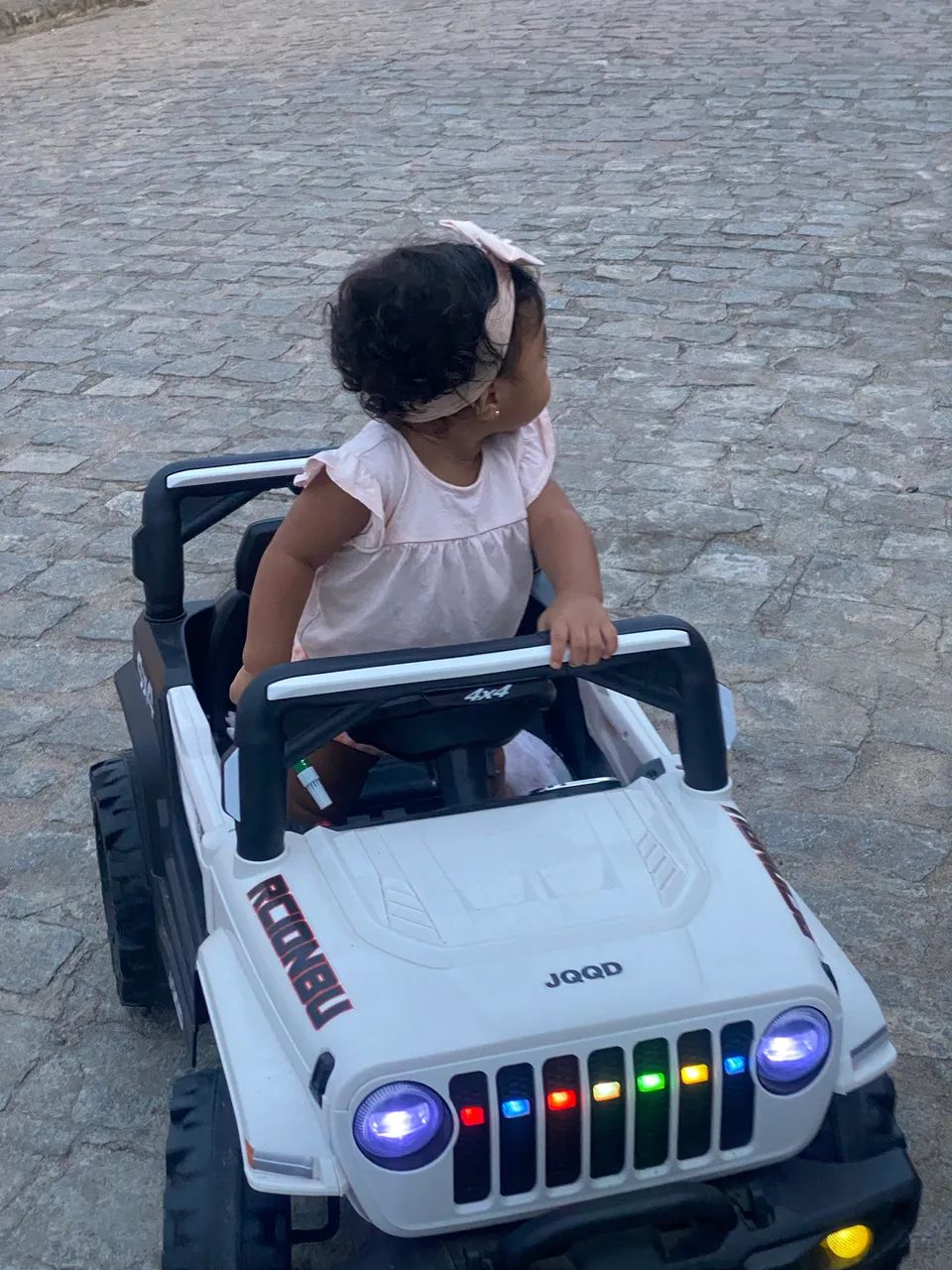 Carro elétrico infantil 