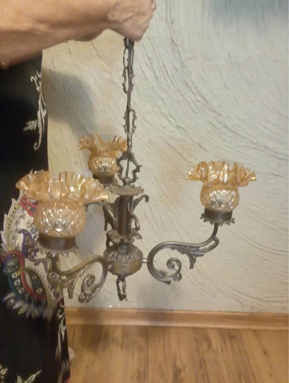 Lustre de bronze 3 braços  - Foto 3