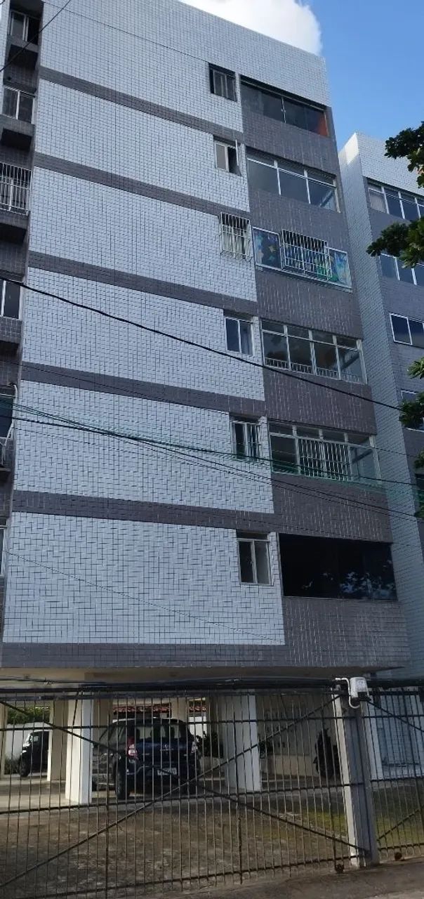 Apartamento pilotis na avenida, Pau Amarelo em frente da padaria Karla 
