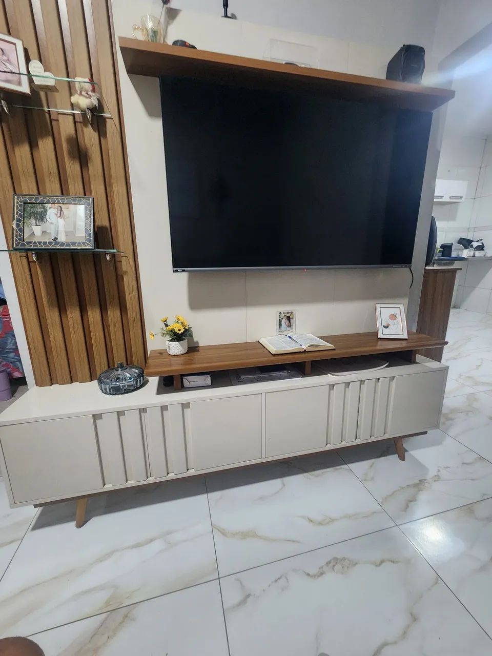 Vendo rack de sala.