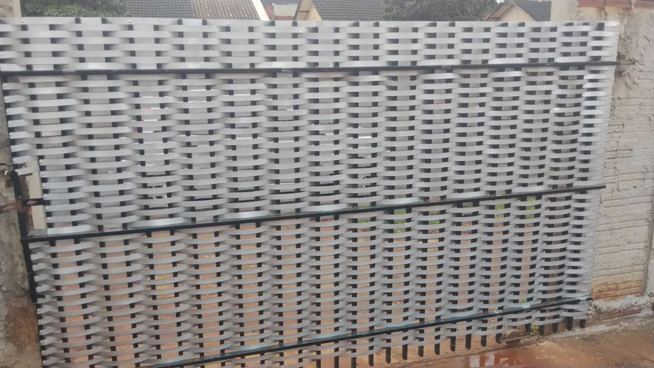 Woven65745822212739123