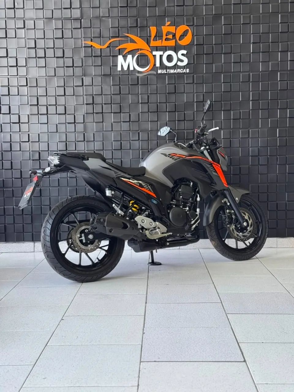 FAZER 250 2025 - BAIXO KM !! - Foto 4