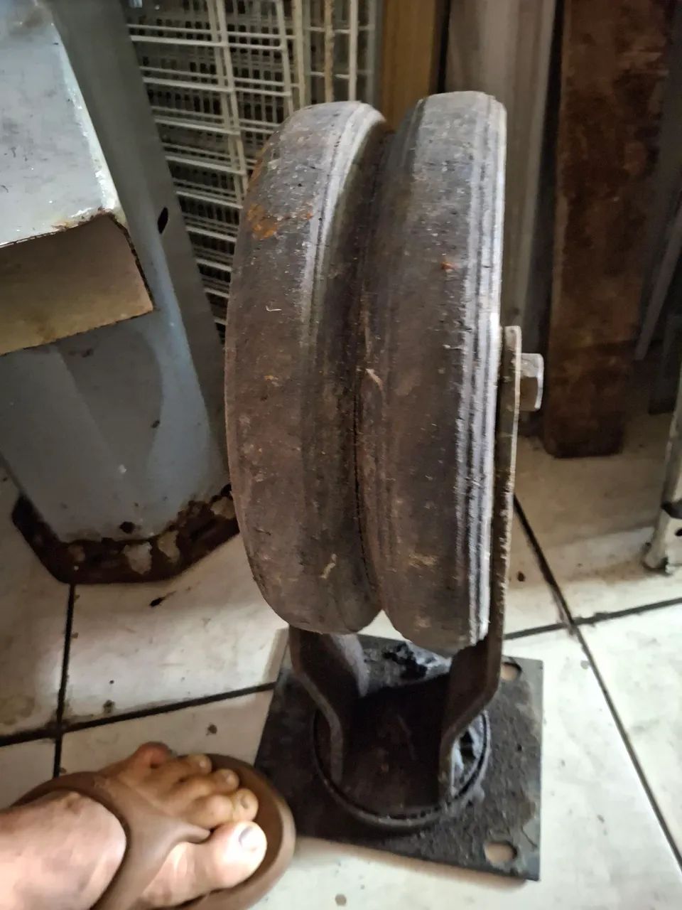 RODAS GIRATÓRIAS DE 0.27 DIÂMETRO  - Foto 3
