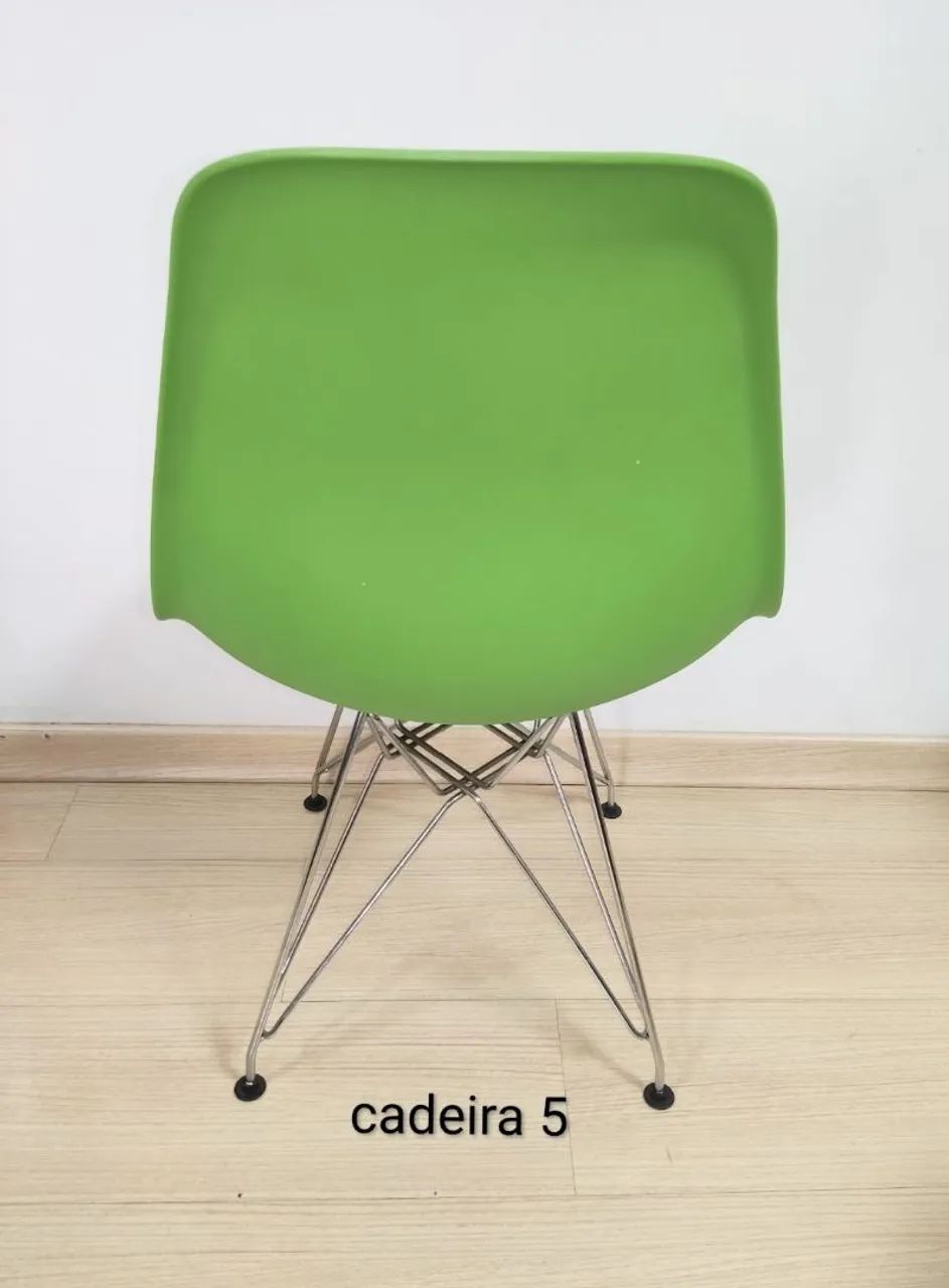 CADEIRA VERDE EAMES EIFFEL - CONJUNTO COM 5 CADEIRAS - OPORTUNIDADE<br> - Foto 5