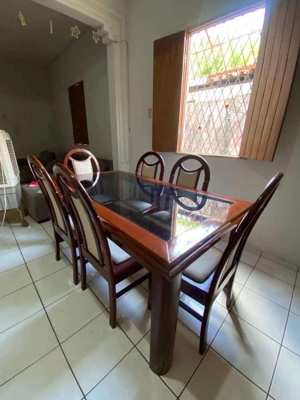 Mesa com cadeiras madeira - Foto 5