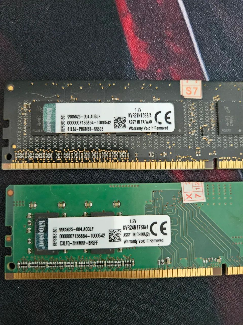 Duas memórias 4gb ddr4