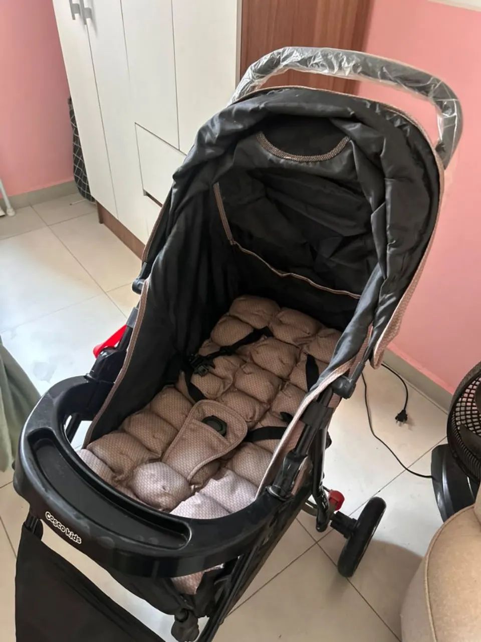 carrinho de bb seminovo,alça reversível  - Foto 4