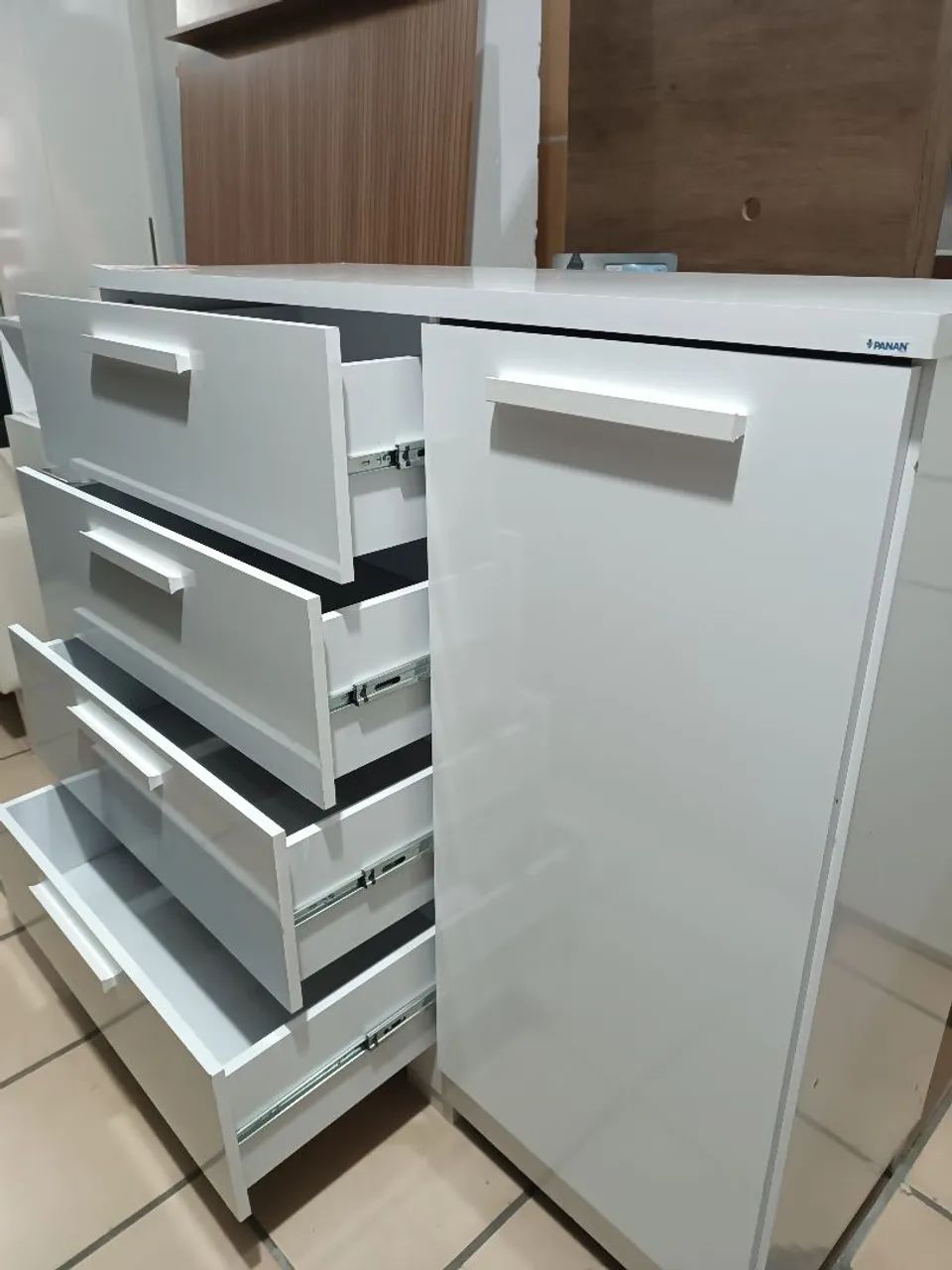 Cômoda de 4gavetas e 1 Porta - Foto 2