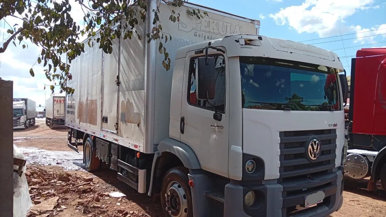 VW 13.180 baú Toco - Foto 3