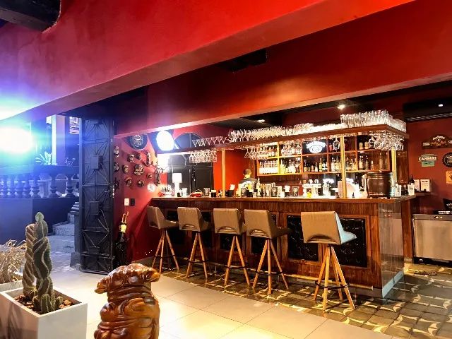 VENDO RESTAURANTE COMPLETO