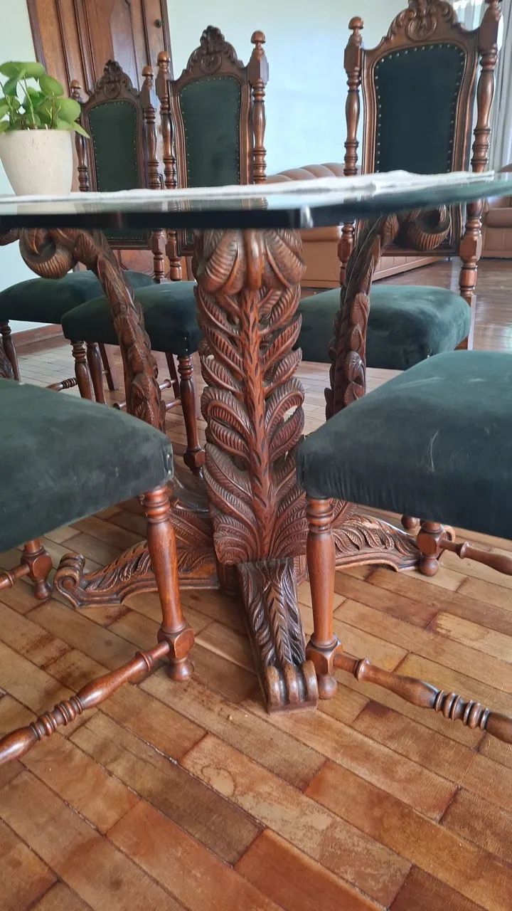 Mesa tampo de vidro + cadeiras