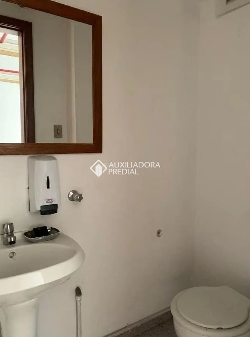 Excelente oportunidade de comprar sala comercial no centro - Foto 5