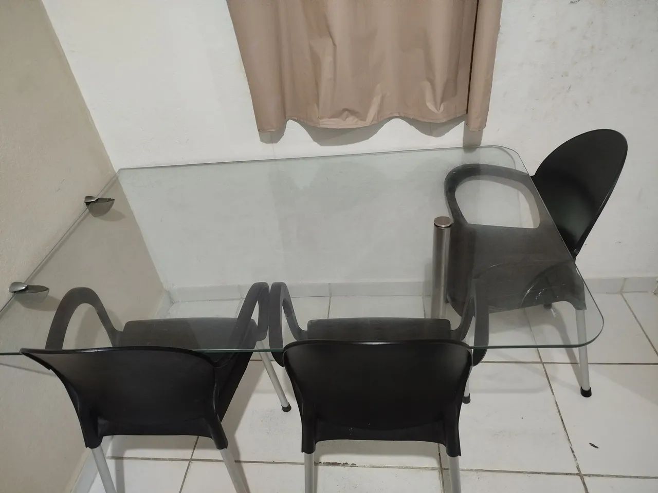 Mesa de vidro com 3 cadeiras Tramontina 