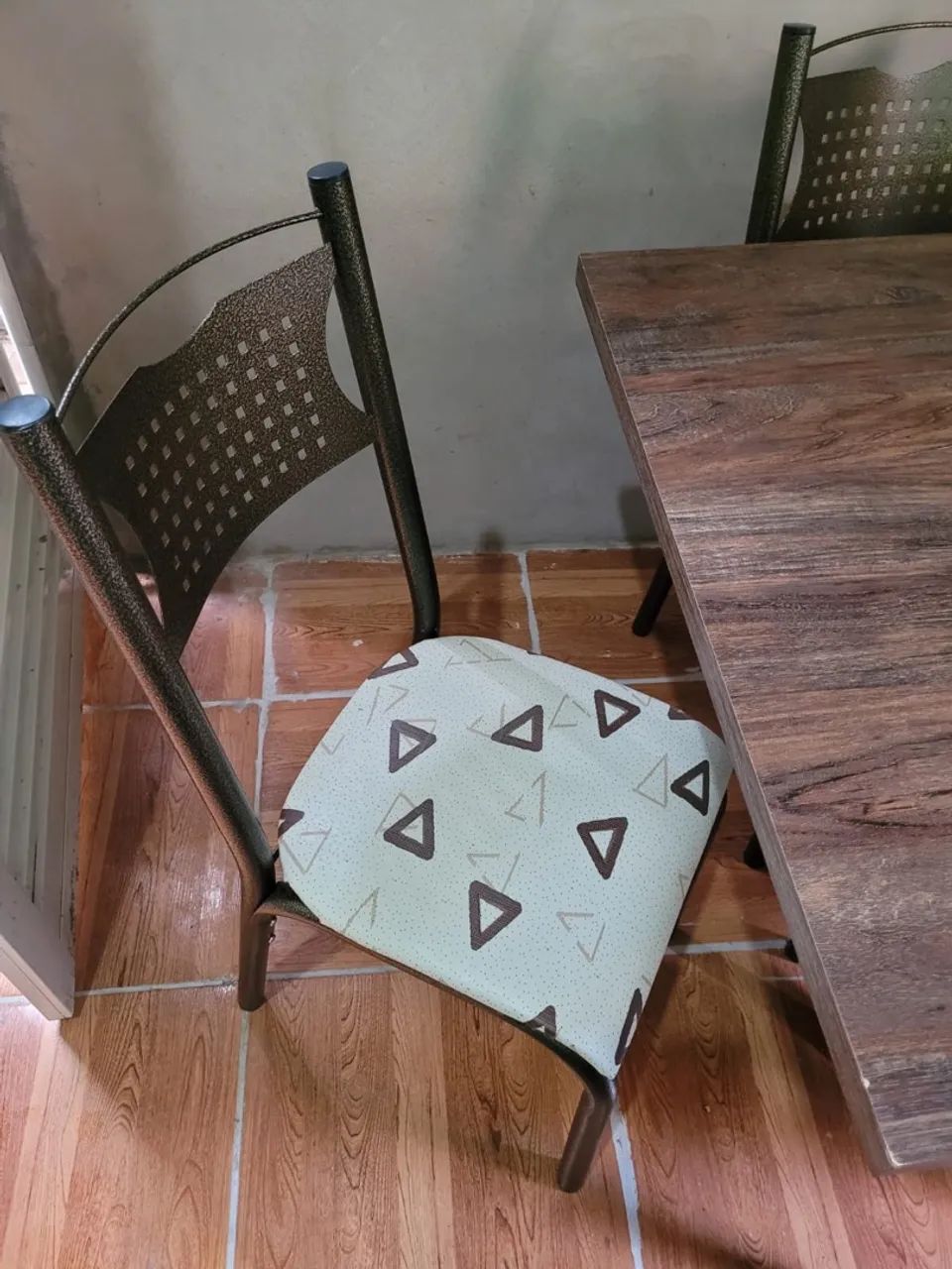 Mesa com 6 cadeiras  - Foto 3