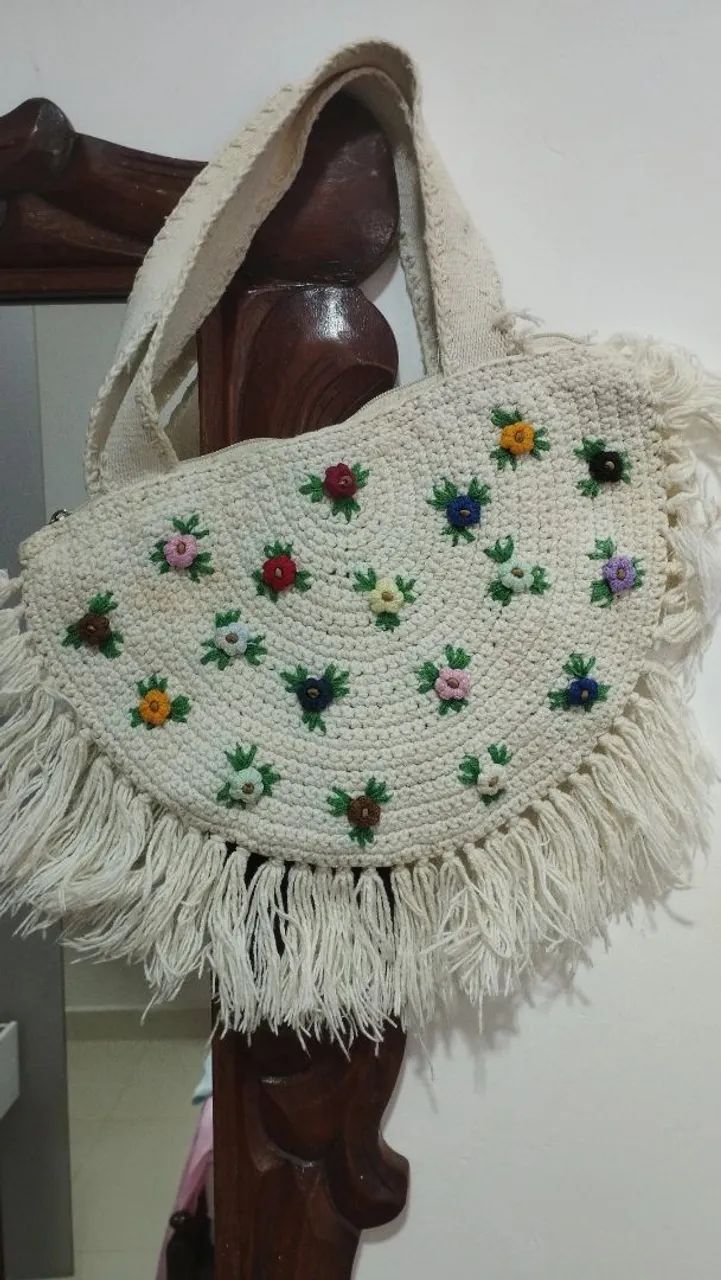 Bolsa Artesanal em Crochê 